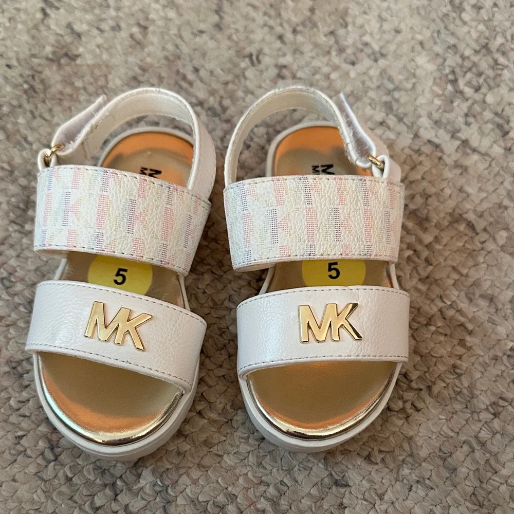 Sold - Picture 1 of 10